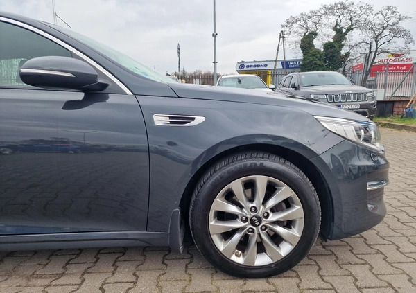 Kia Optima cena 56900 przebieg: 173595, rok produkcji 2015 z Bardo małe 379